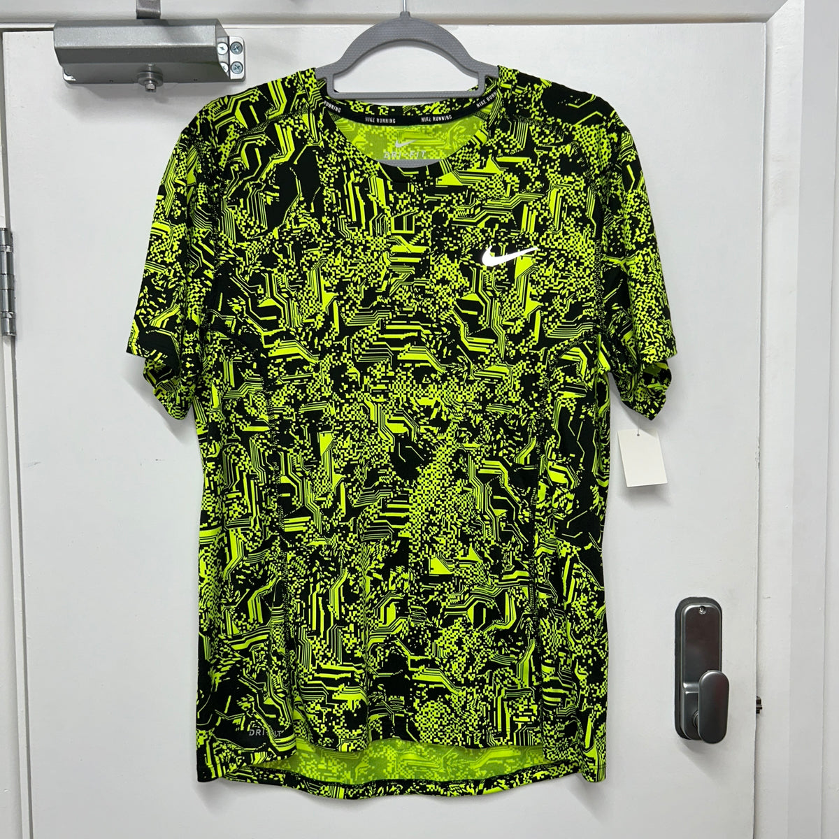 NIKE DIGITAL TOP - NEON