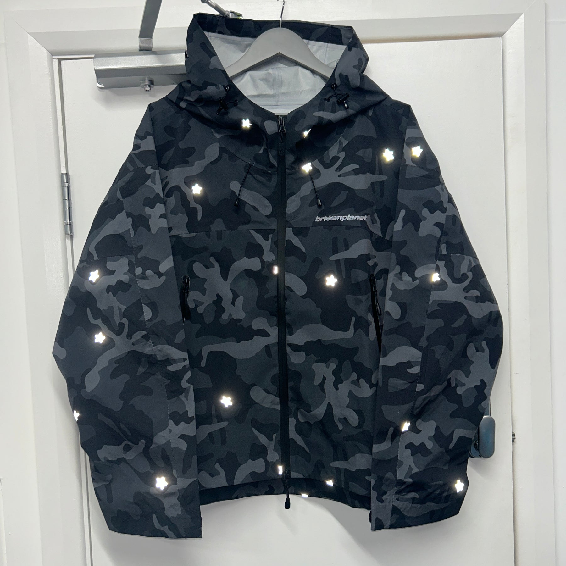 BROKEN PLANET WATERPROOF SHELL JACKET