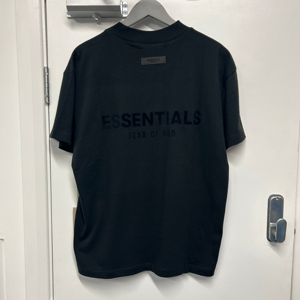 ESSENTIALS TEE - STRETCH LIMO
