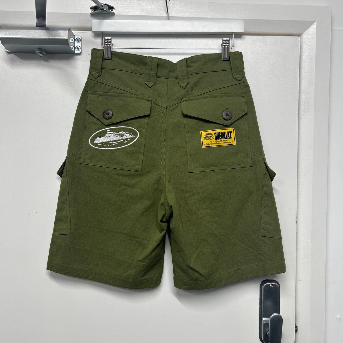 CORTEIZ GREEN CARGO SHORTS