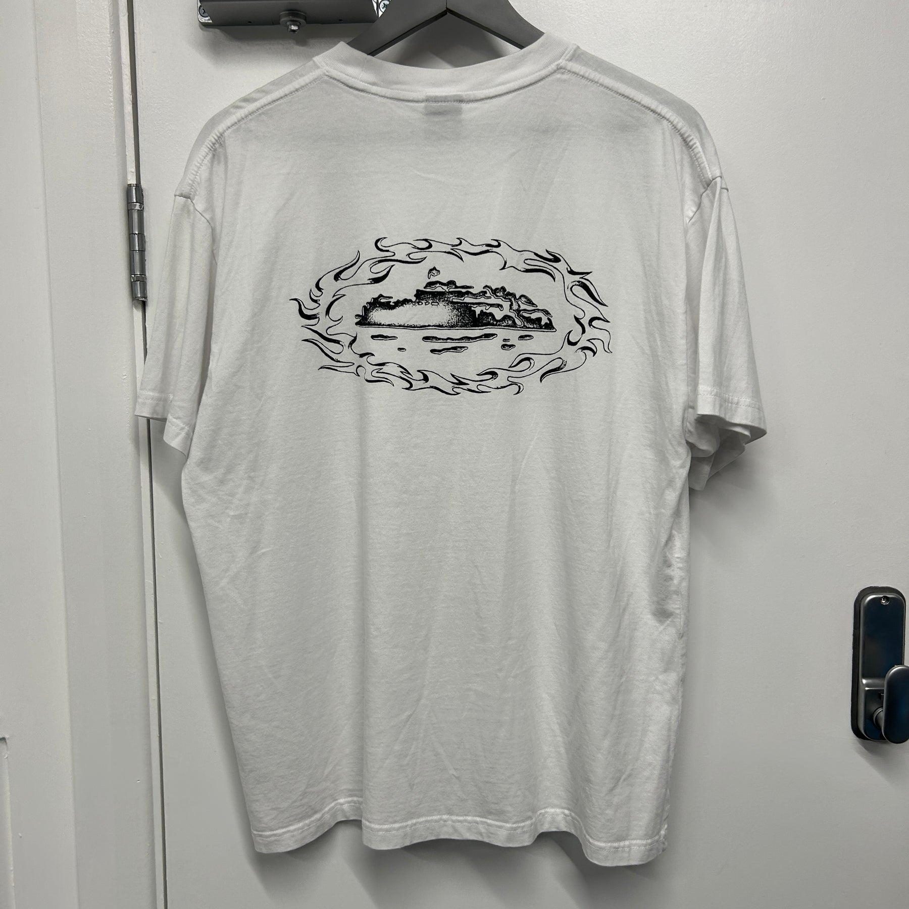 CORTEIZ FLAMES TEE - WHITE