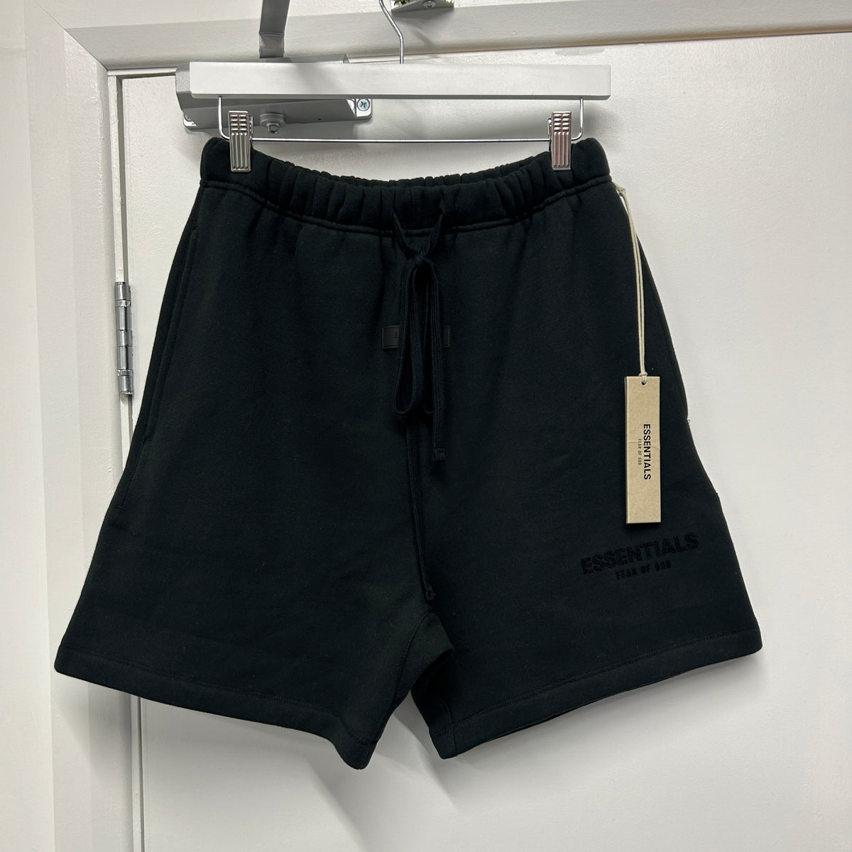 ESSENTIALS SHORTS - STRETCH LIMO