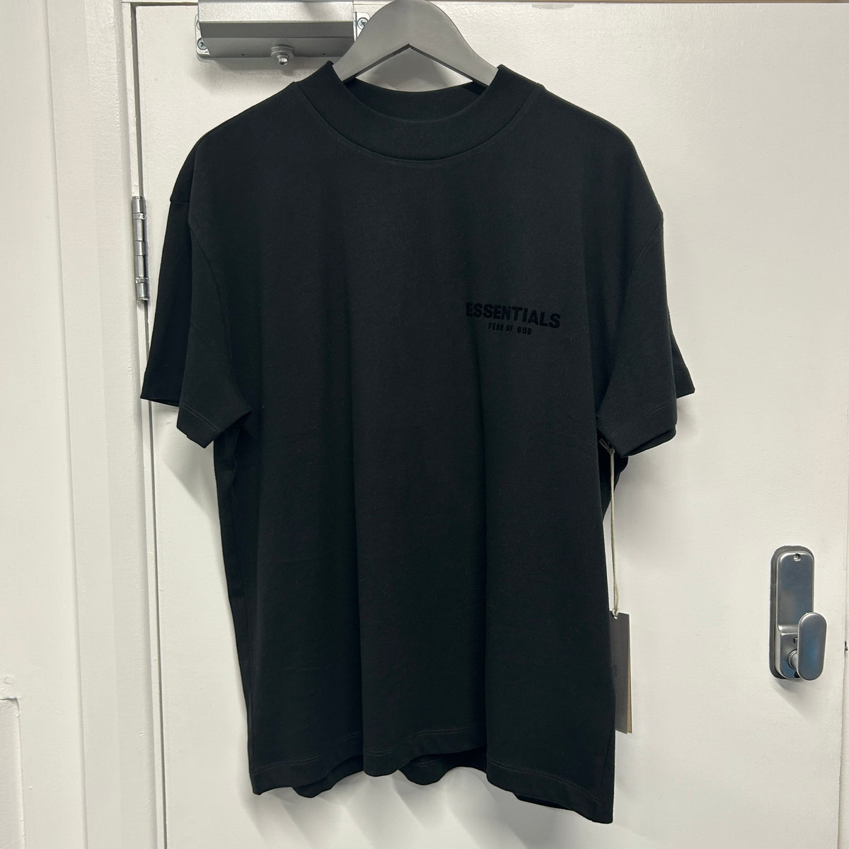 ESSENTIALS TEE - STRETCH LIMO