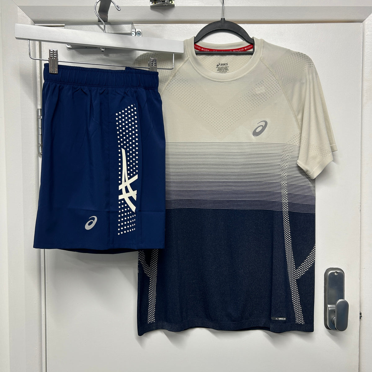 ASICS SEAMLESS SET CREAM