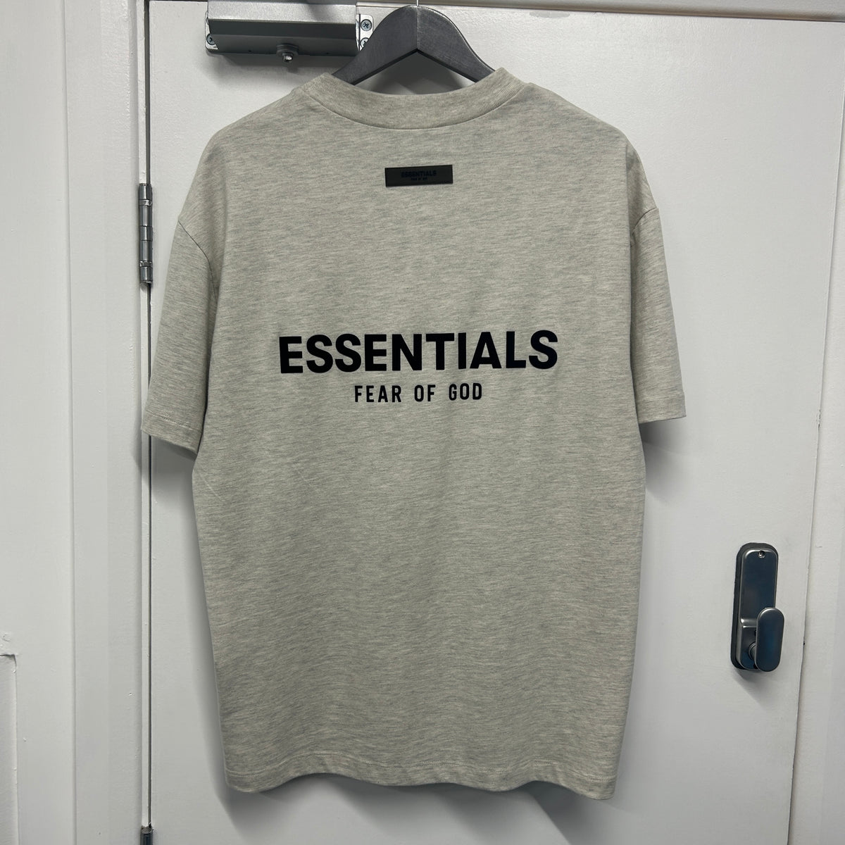ESSENTIALS TEE - LIGHT OAT