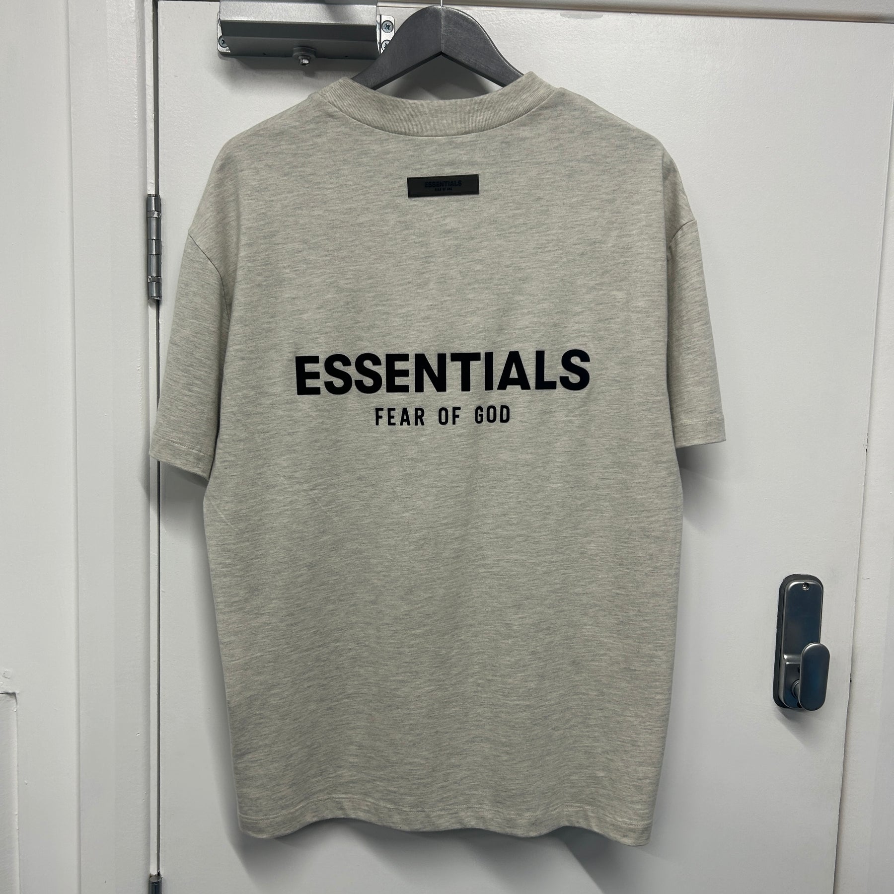 ESSENTIALS TEE - LIGHT OAT