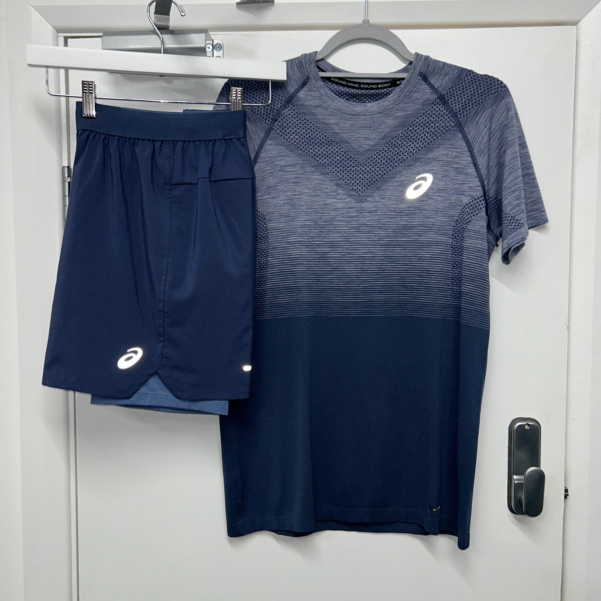 ASICS SEAMLESS SET BLUE (2 in 1 shorts)