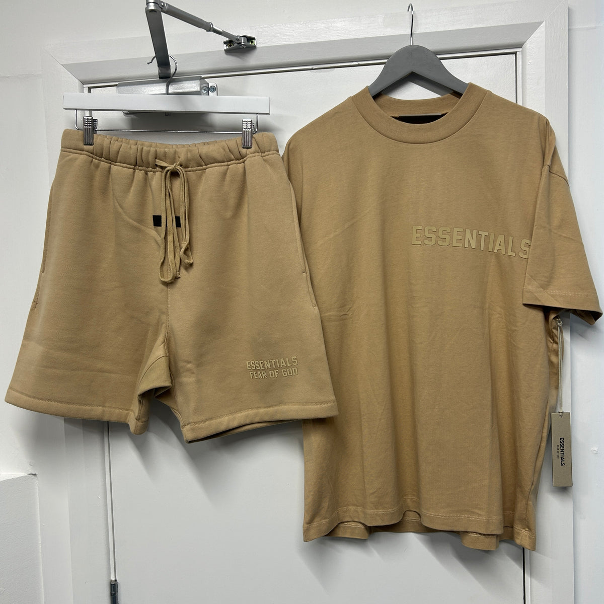 ESSENTIALS SET ‘SAND’