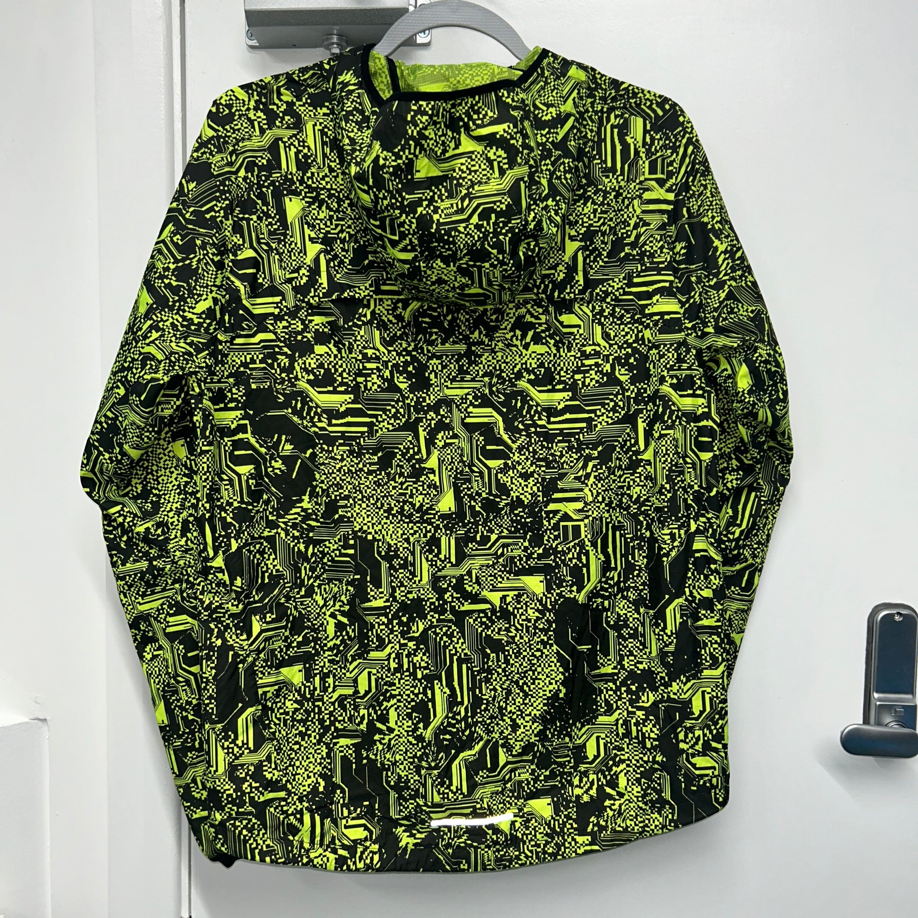 NIKE NEON DIGITAL JACKET