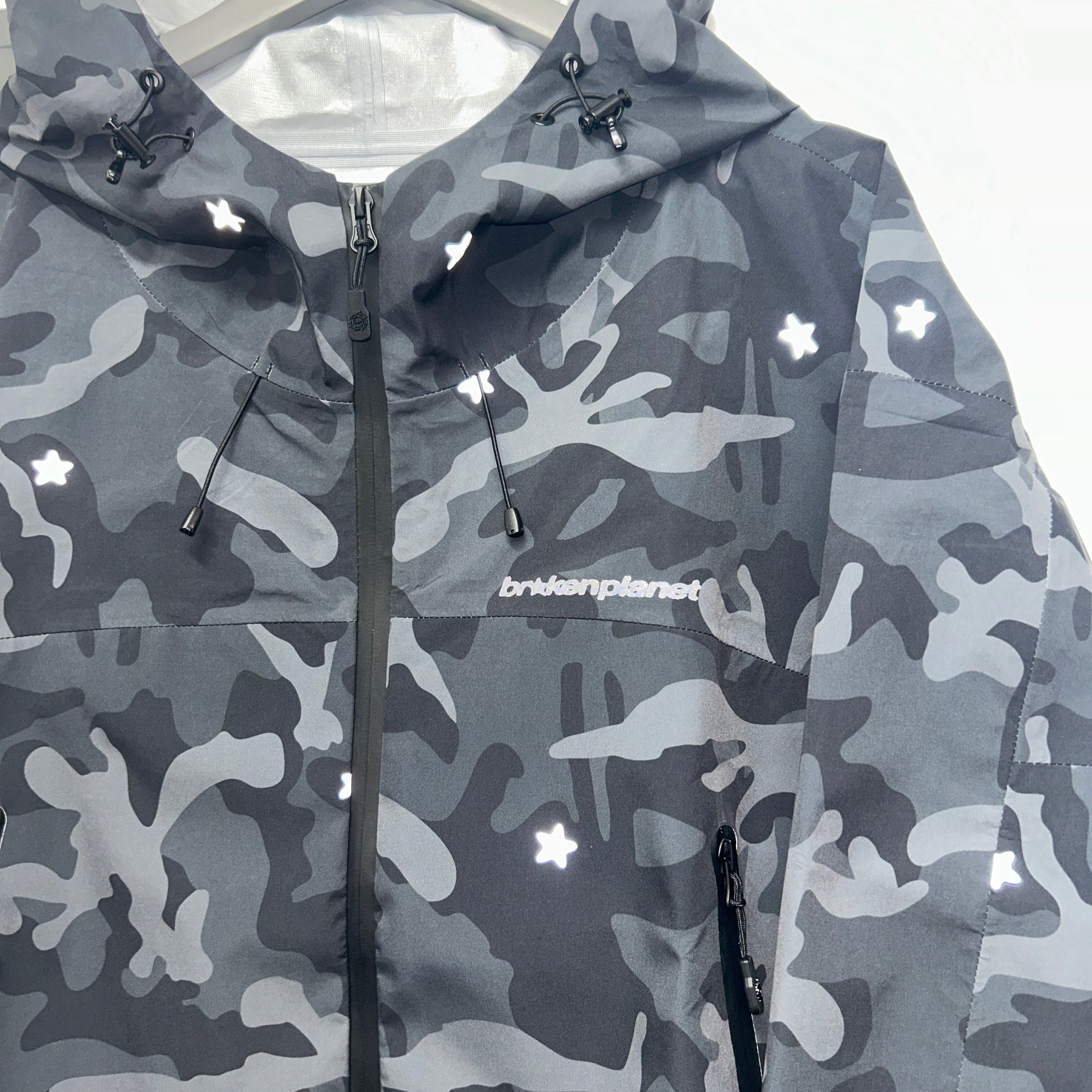 BROKEN PLANET WATERPROOF SHELL JACKET