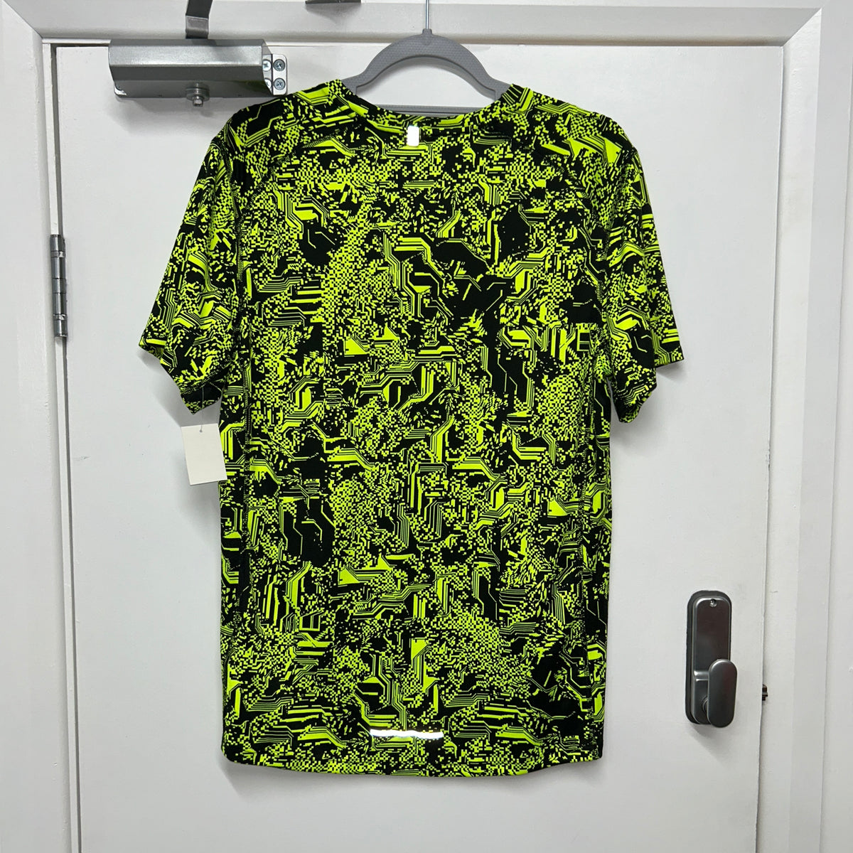 NIKE DIGITAL TOP - NEON