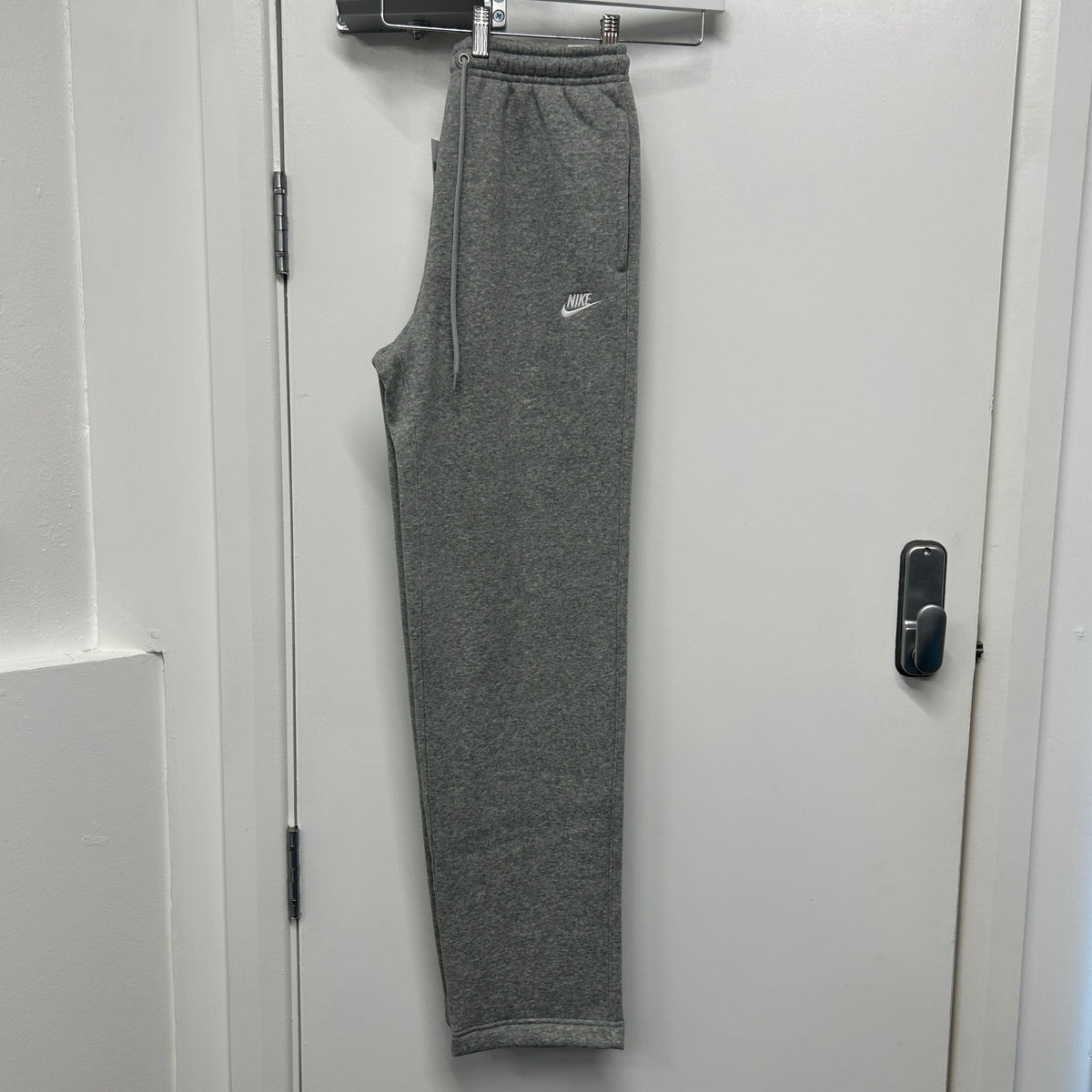 NIKE OPEN HEM FLEECE JOGGERS - GREY