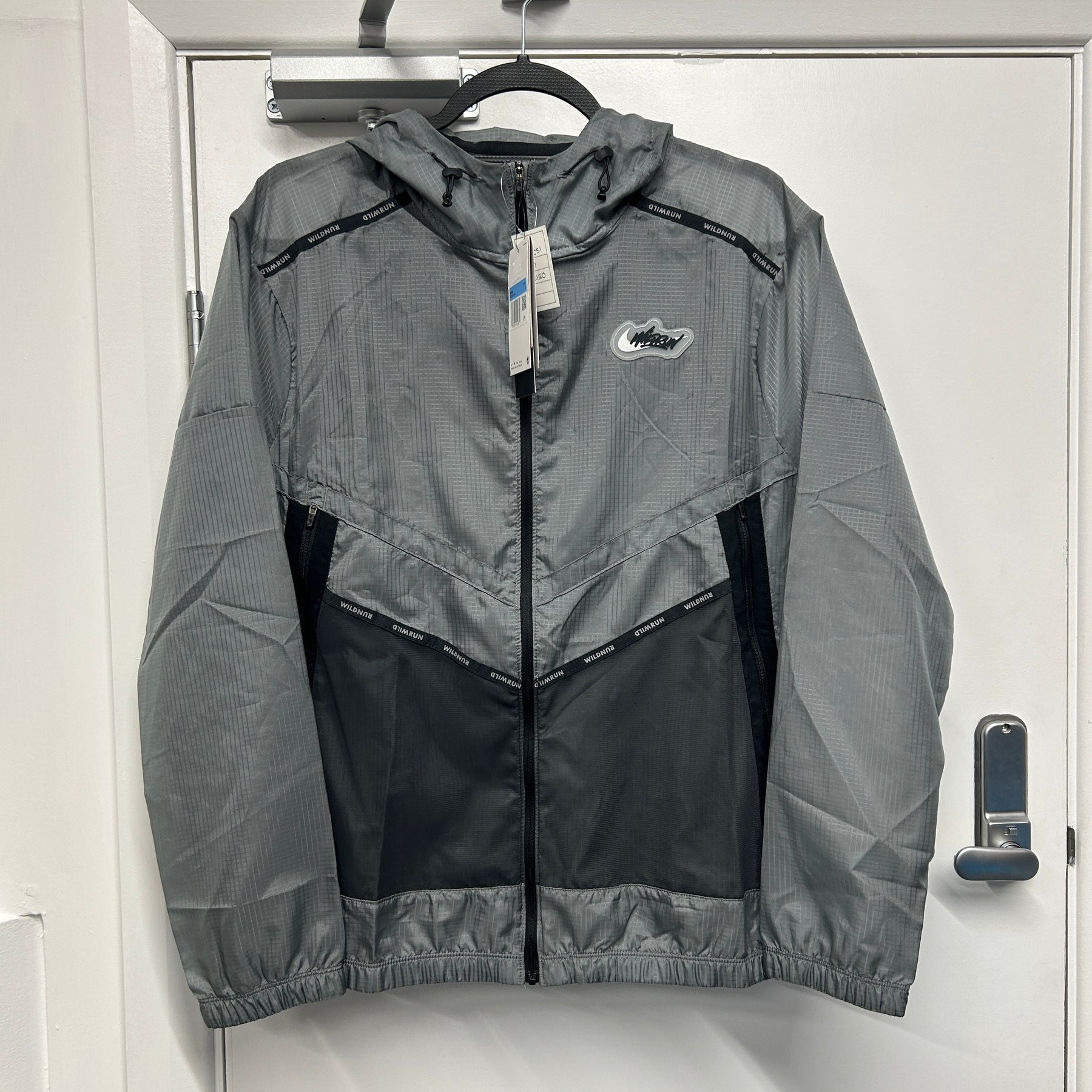 NIKE WILDRUN JACKET