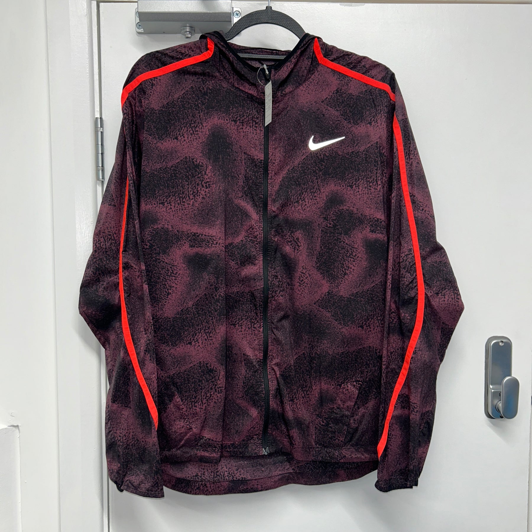 NIKE SPRAYPAINT JACKET