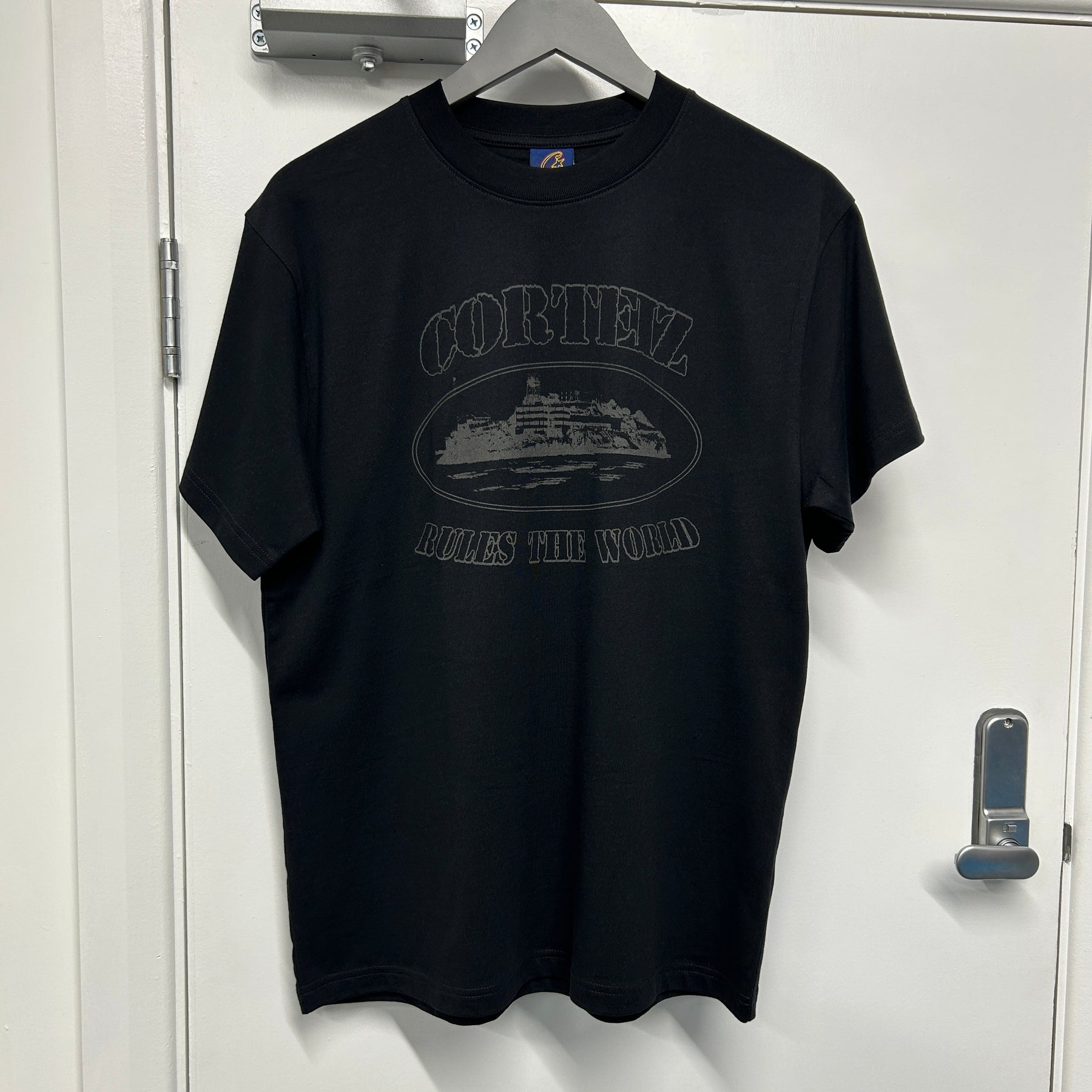 CORTEIZ REFLECTIVE TEE - BLACK