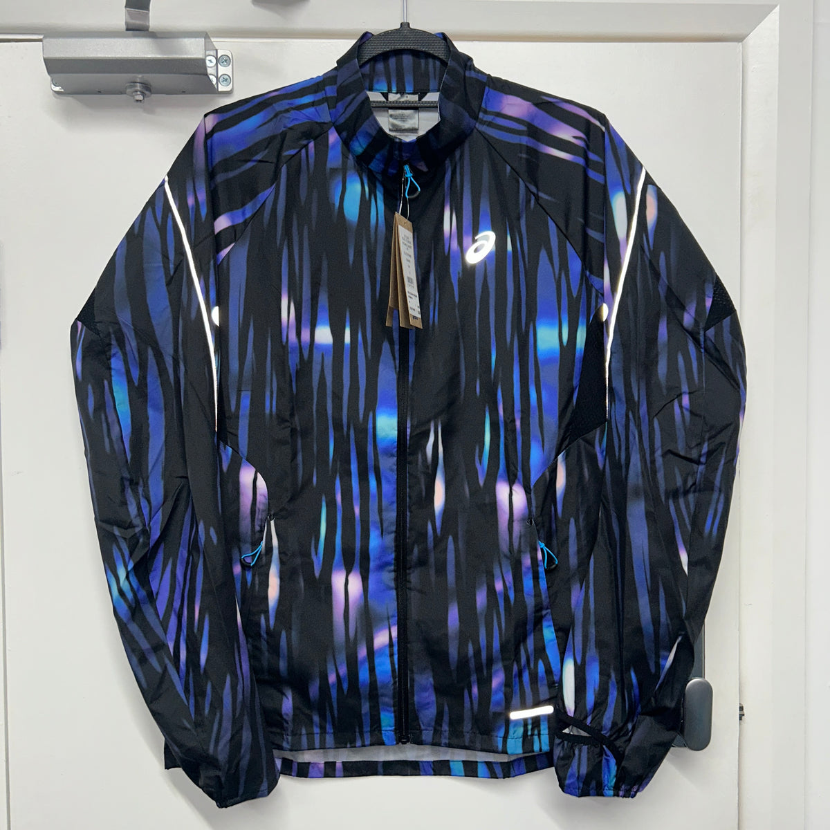 ASICS ‘LIGHT SHOW’ JACKET