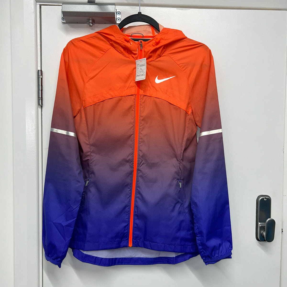 NIKE GRADIENT JACKET