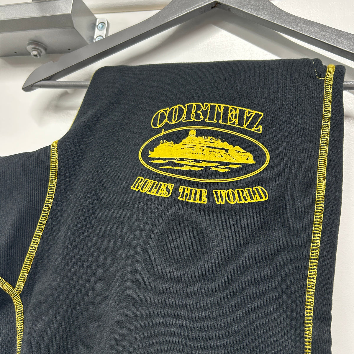 CORTEIZ HONEY BLACK JOGGERS