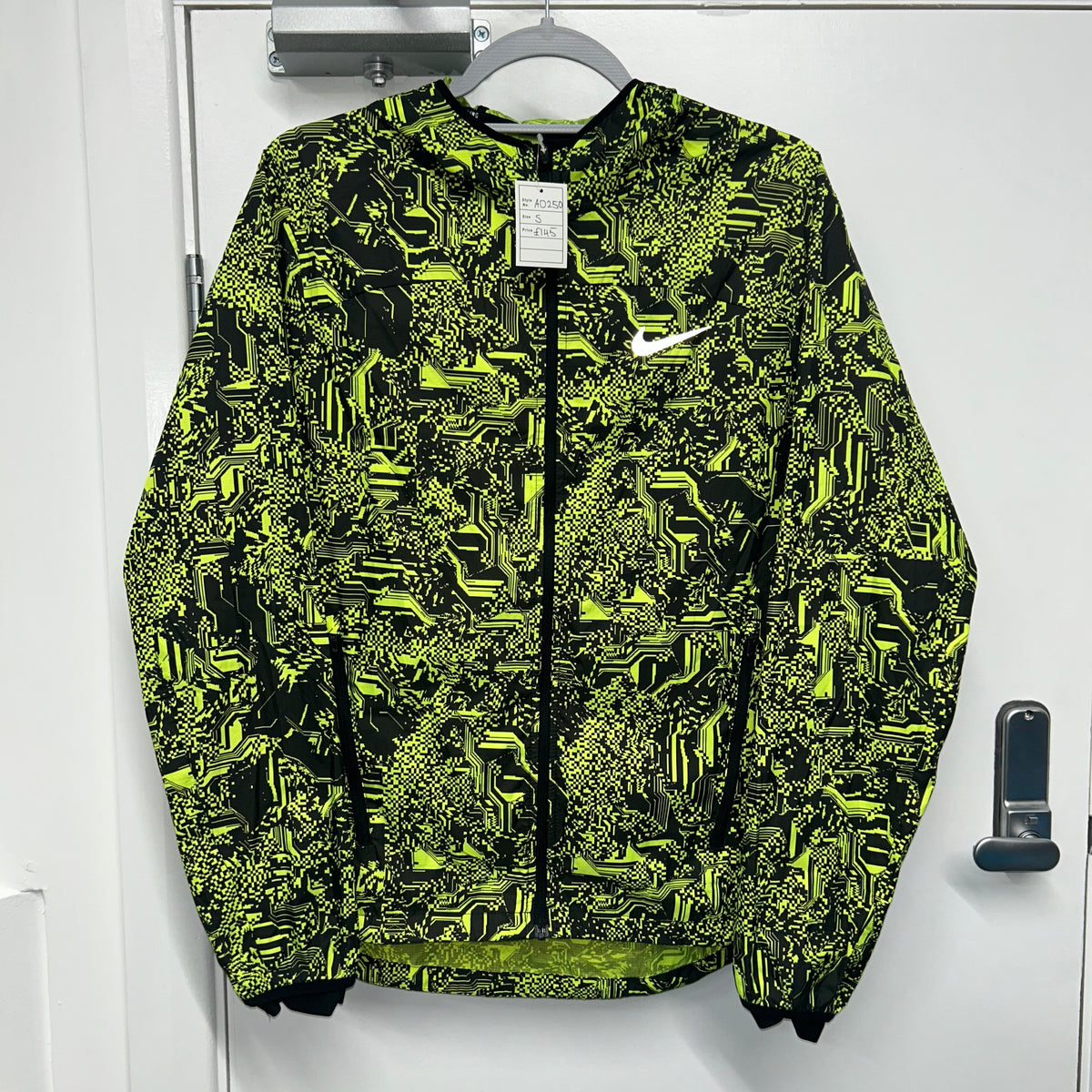 NIKE NEON DIGITAL JACKET