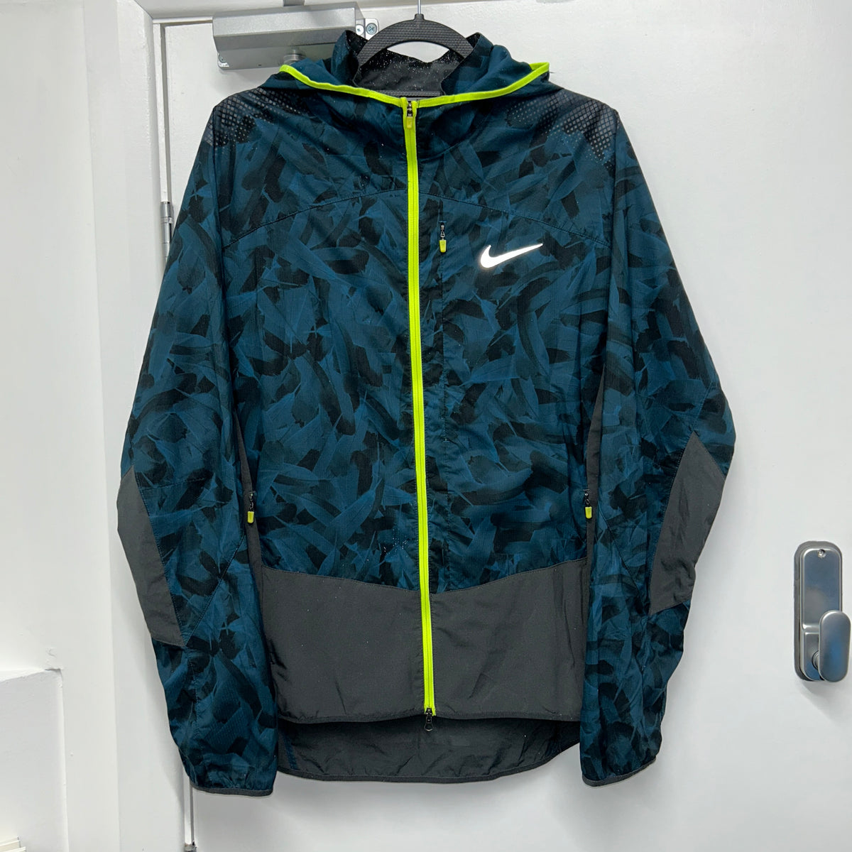 NIKE FEATHERS JACKET