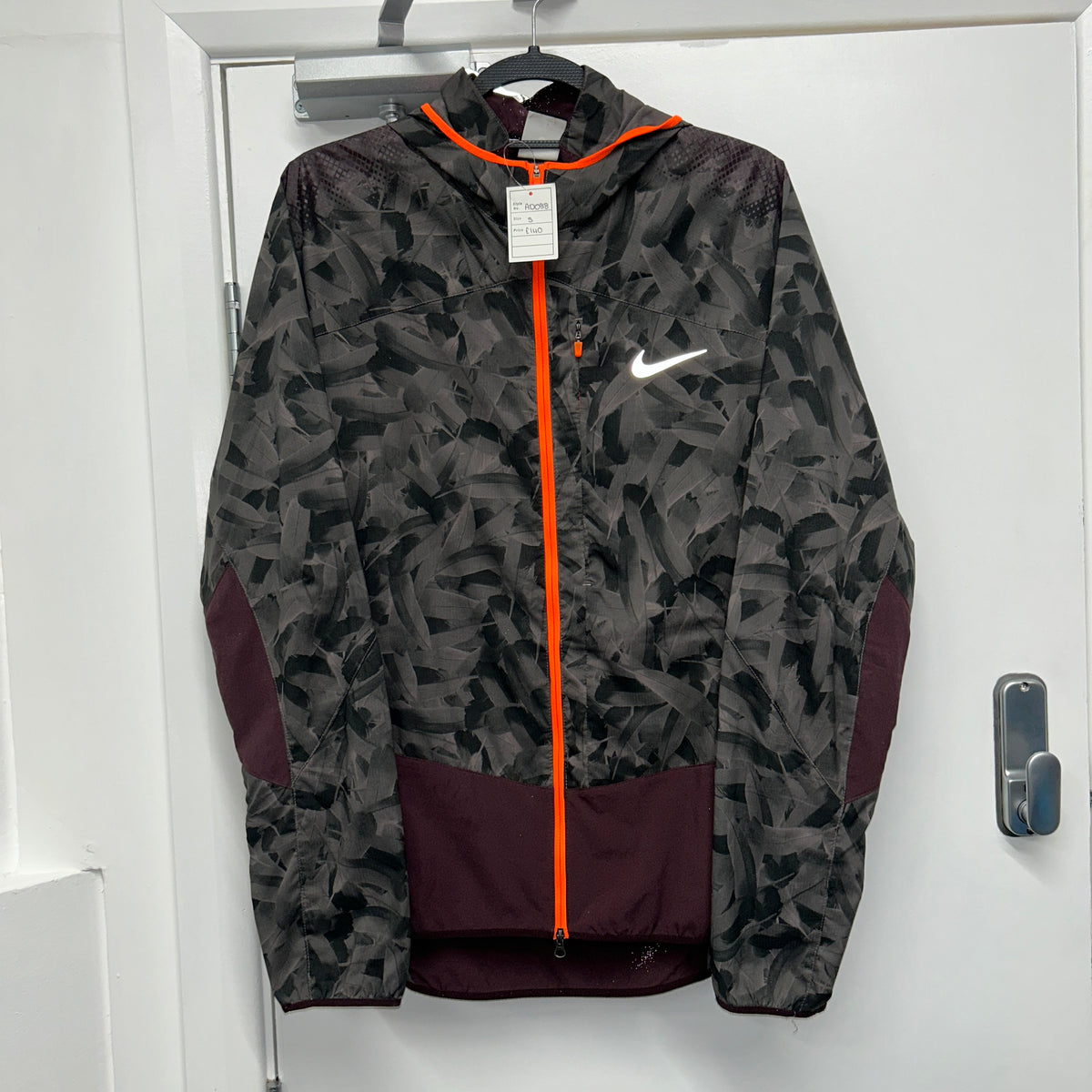 NIKE FEATHERS JACKET