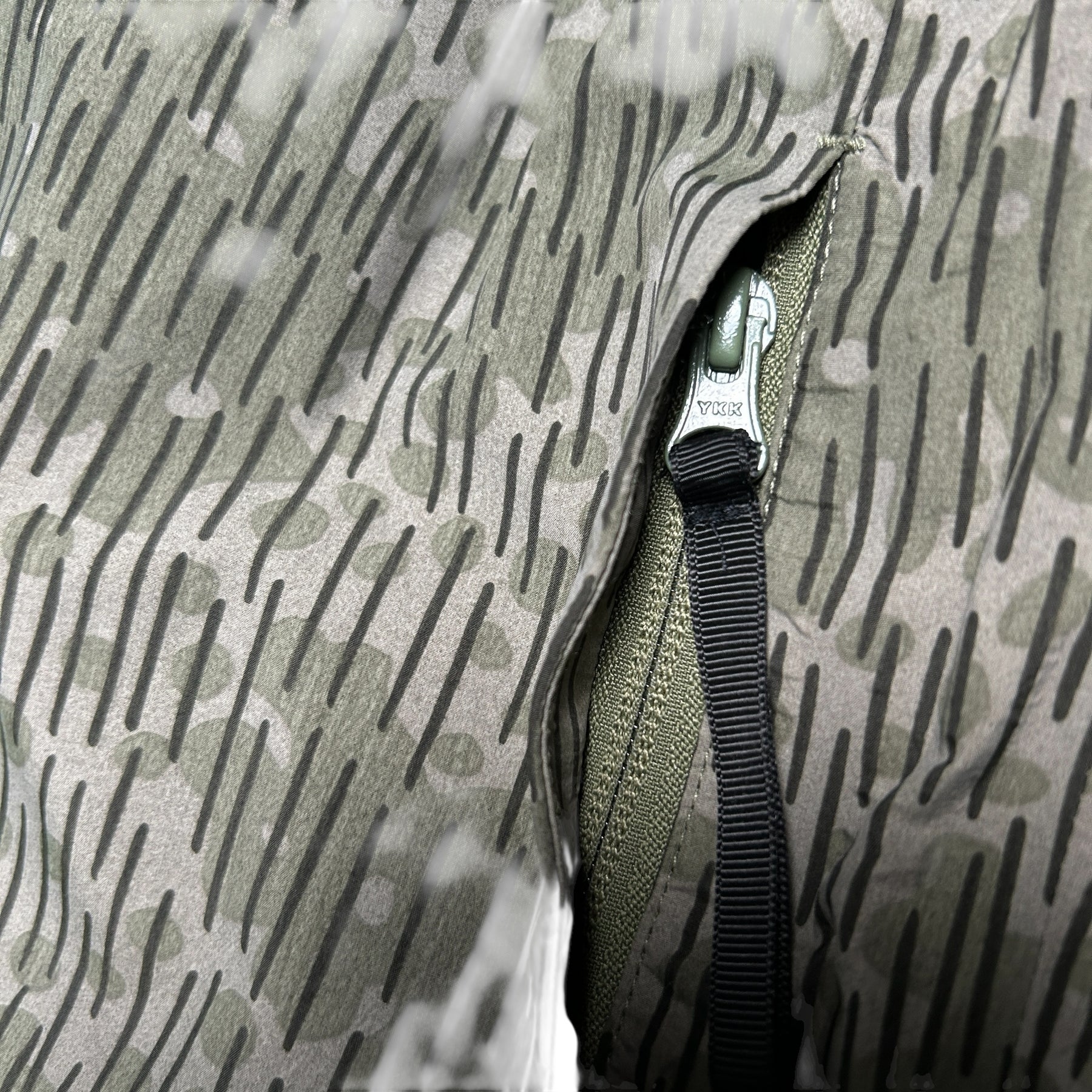 STUSSY RAINDROP CAMO CARGOS