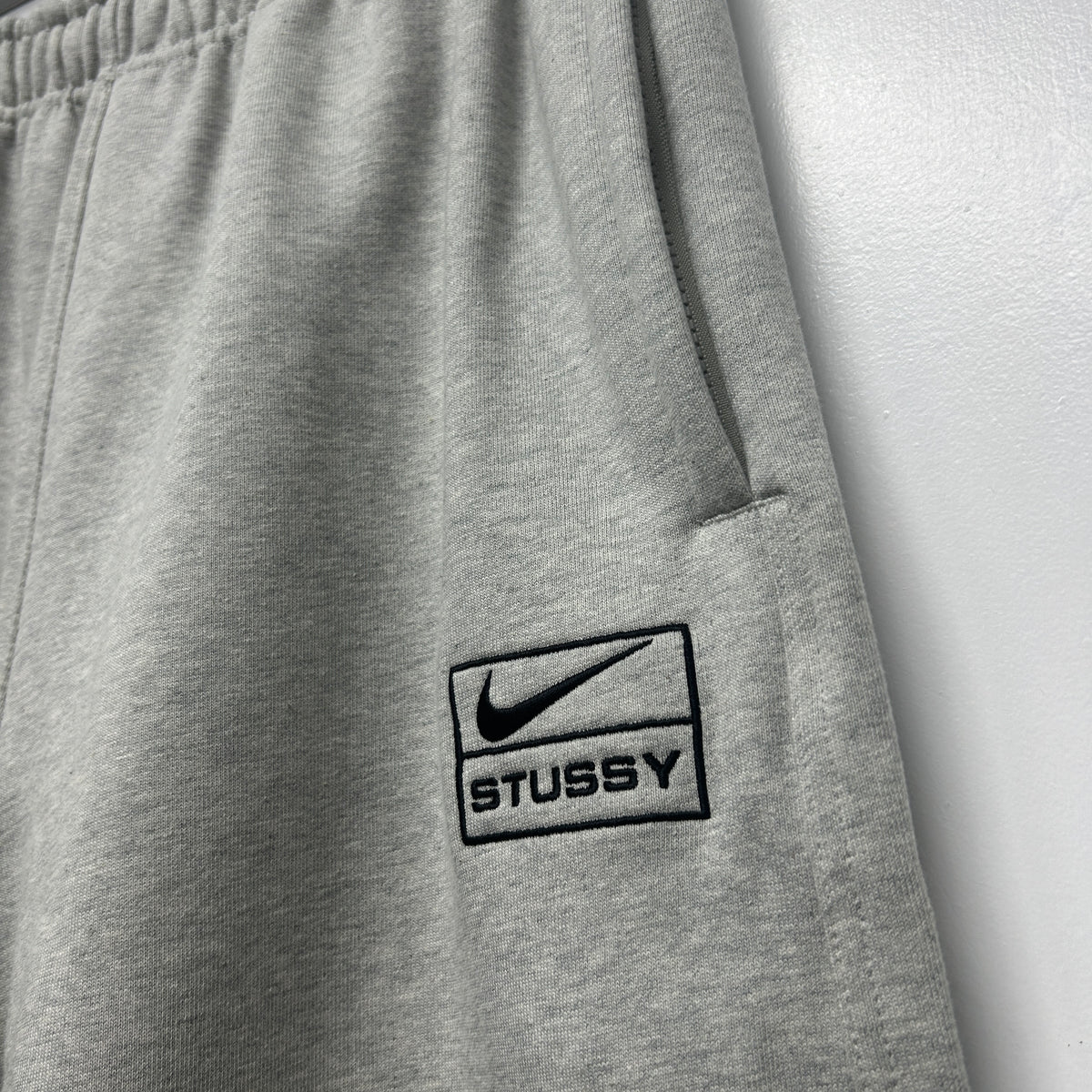 STUSSY x NIKE JOGGERS - GREY