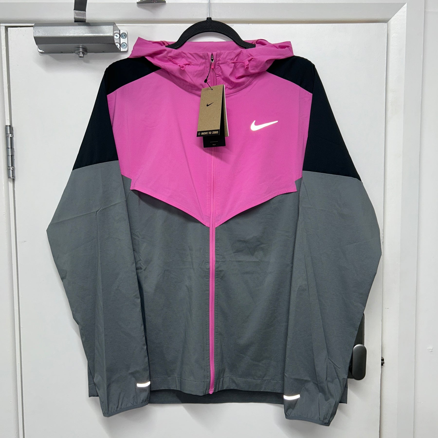 NIKE WINDRUNNER - PINK