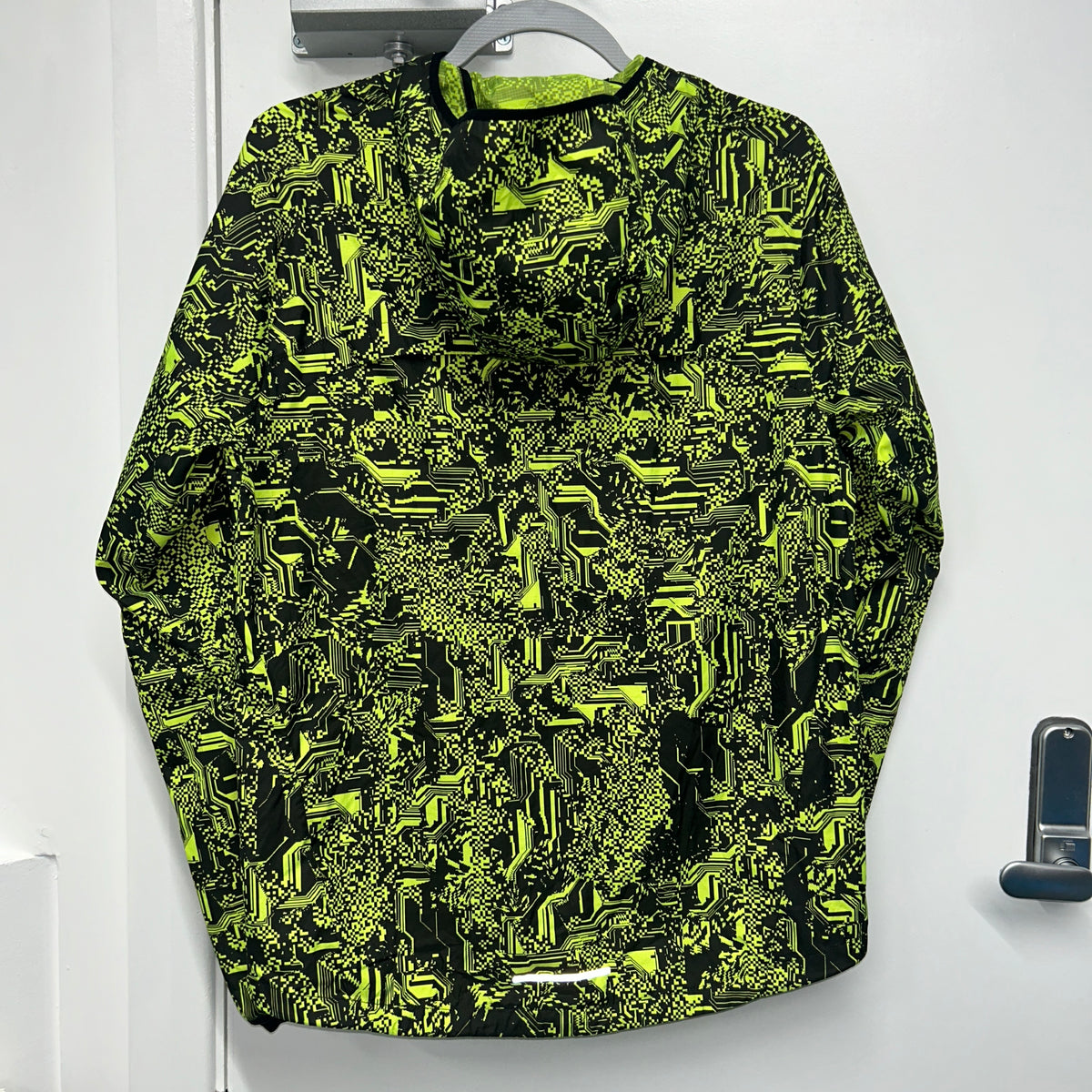 NIKE NEON DIGITAL JACKET