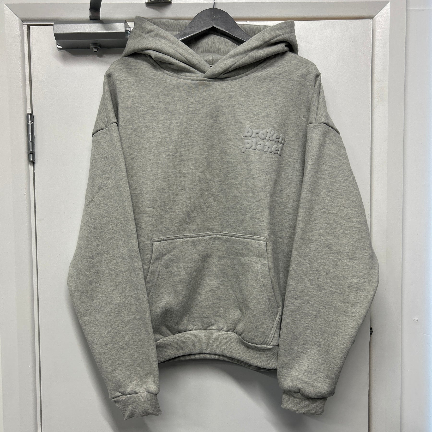 BROKEN PLANET BASICS HOODIE GREY