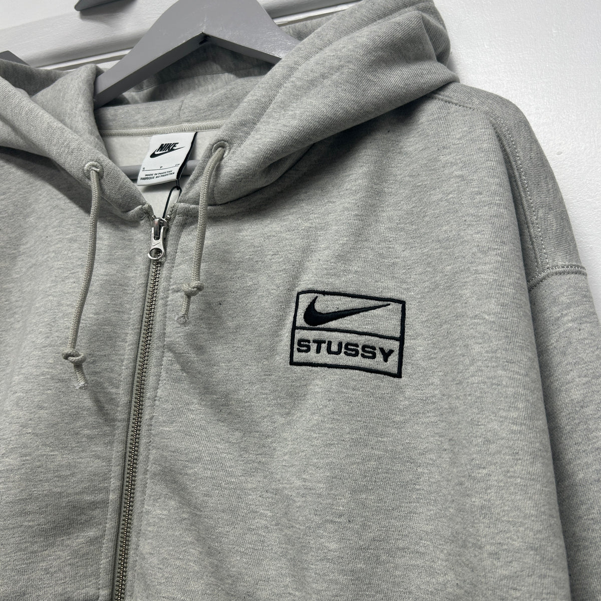STUSSY x NIKE HOODIE - GREY