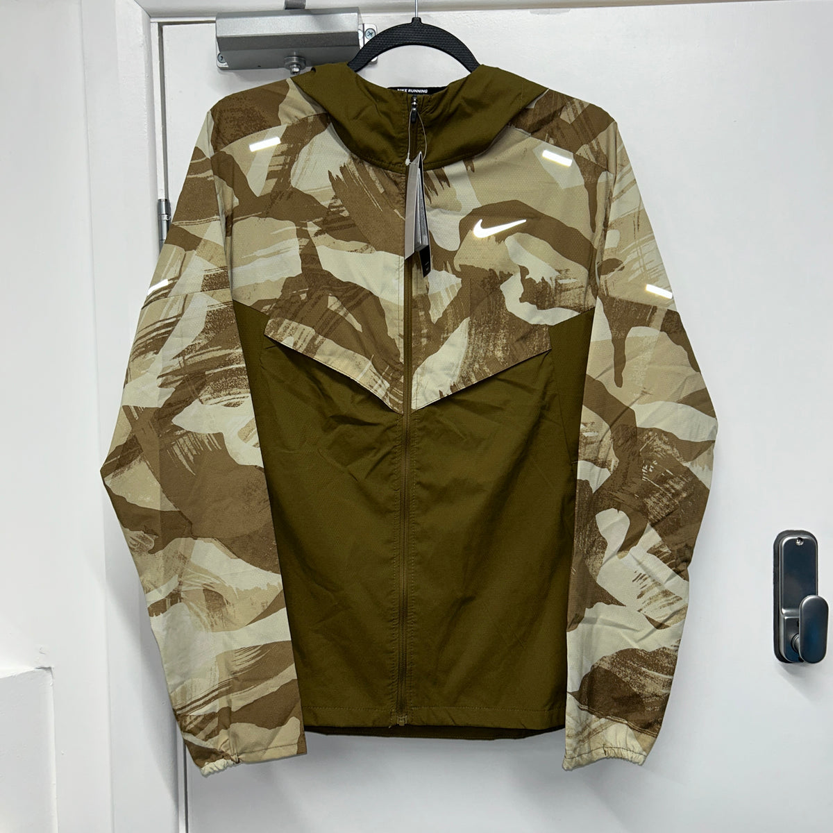 NIKE BEIGE CAMO JACKET