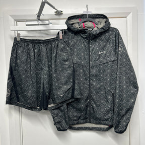 NIKE GEOMETRIC SET
