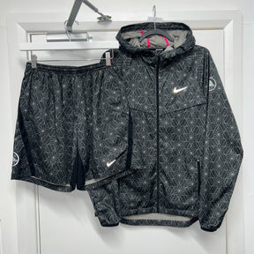 NIKE GEOMETRIC SET