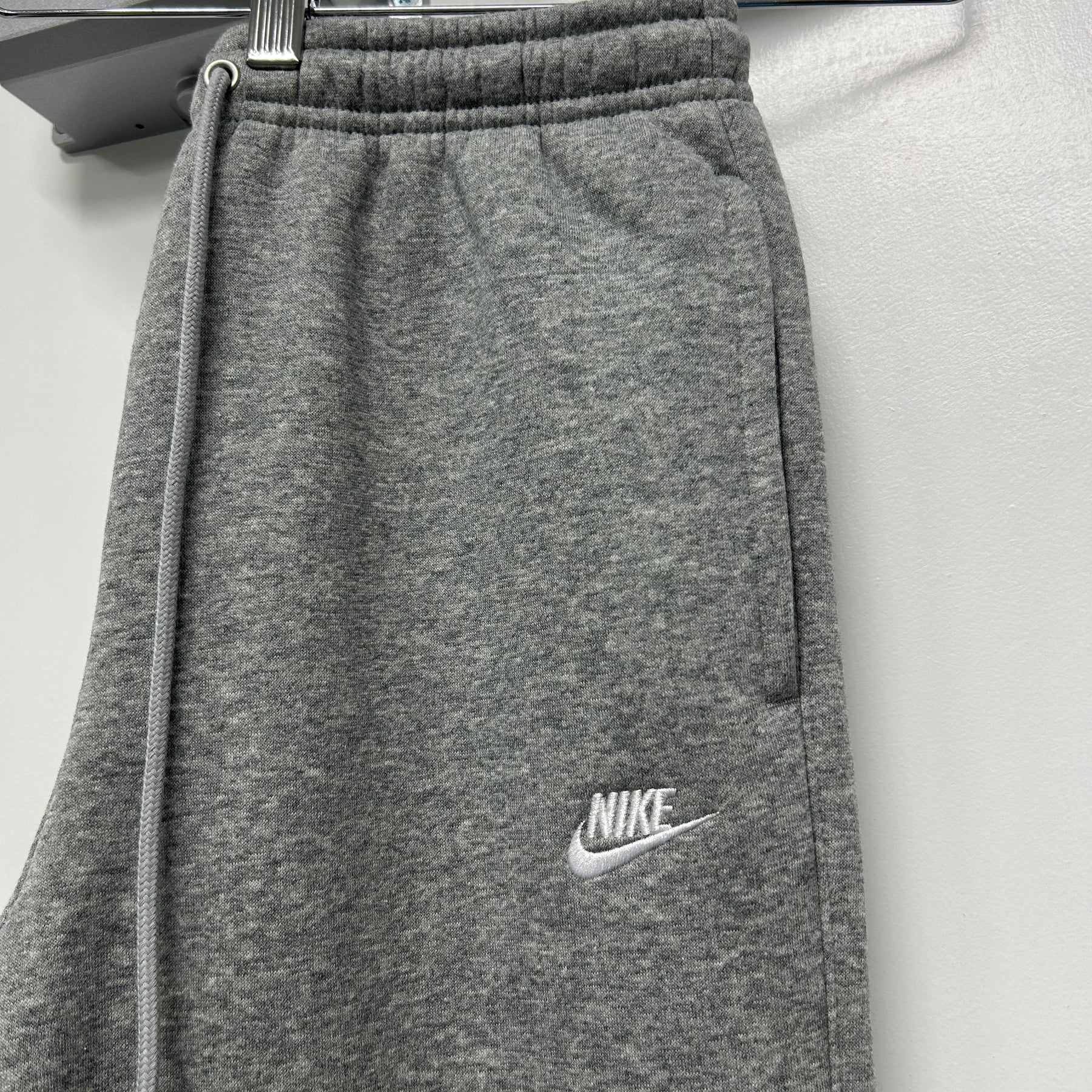 NIKE OPEN HEM FLEECE JOGGERS - GREY