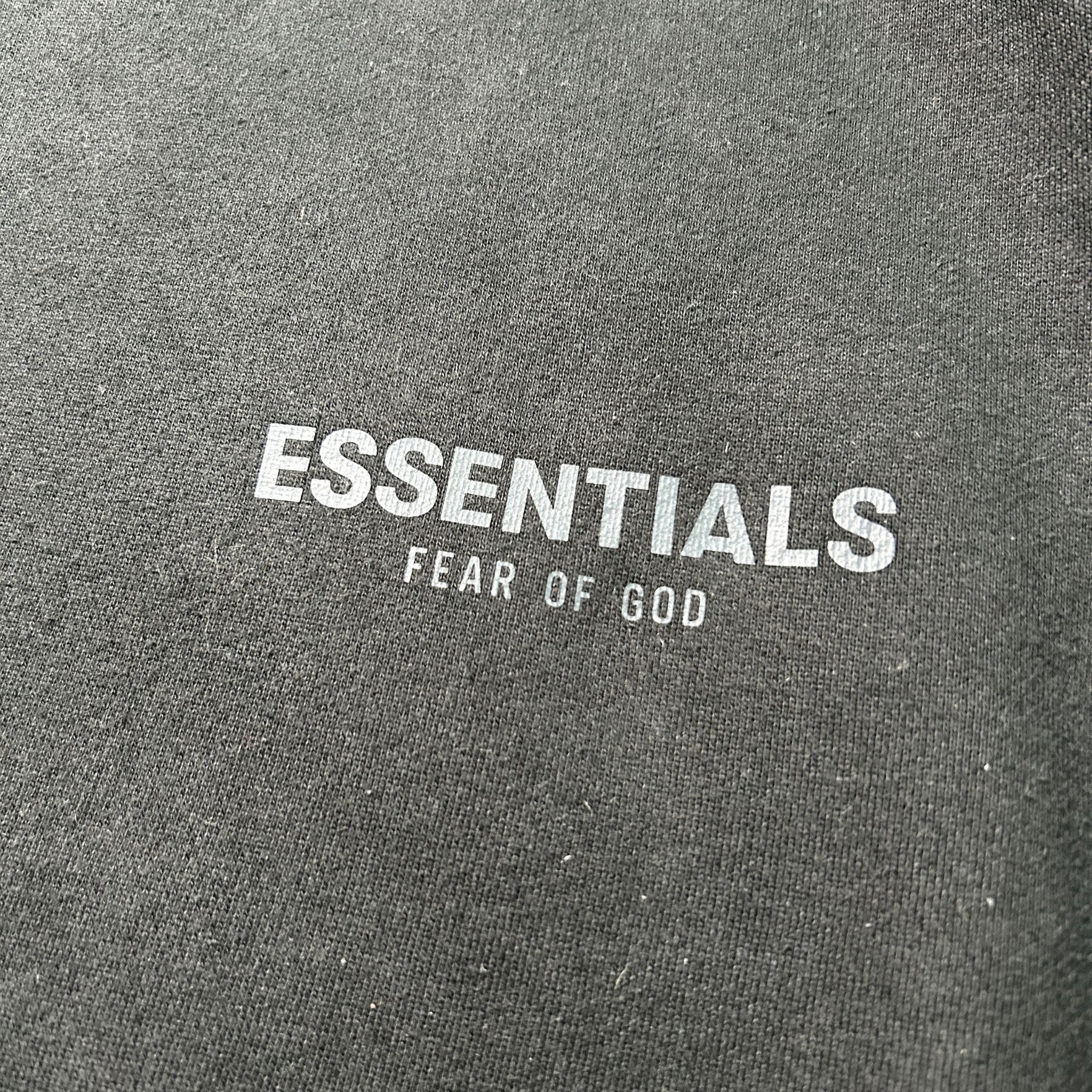 ESSENTIALS CREWNECK