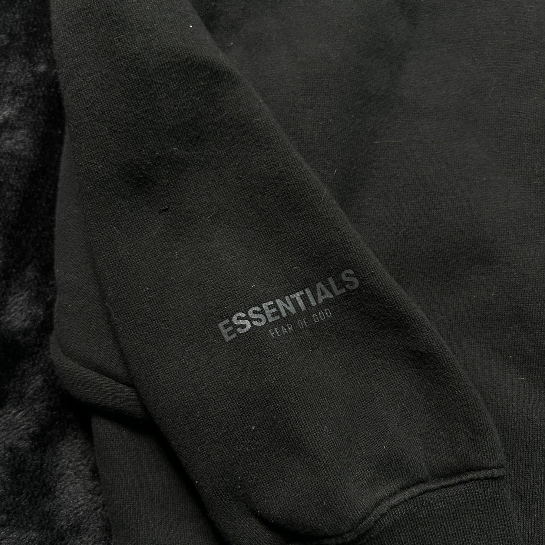 ESSENTIALS CREWNECK